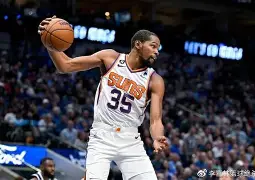 杜兰特来袭!换人、点球再成焦点(勇士不敌热火库里飚中三分点燃观众)|欧博体育app
